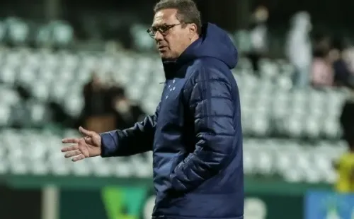 PR - Curitiba - 08/10/2021 - BRASILEIRO B 2021, CORITIBA X CRUZEIRO - Vanderlei Luxemburgo tecnico do Cruzeiro durante partida contra o Coritiba no estadio Couto Pereira pelo campeonato Brasileiro B 2021. Foto: Robson Mafra/AGIF