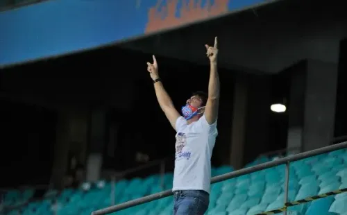 Foto: Jhony Pinho/AGIF – Bellintani ficou muito na bronca por conta do erro de arbitragem na partida contra o Flamengo