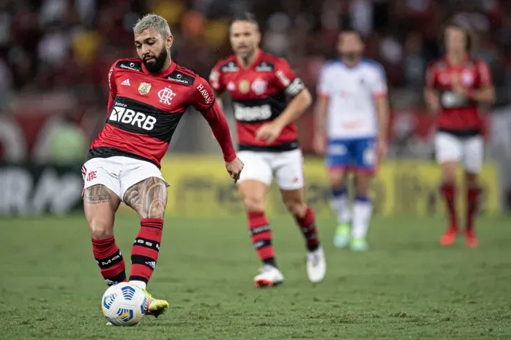Jorge Rodrigues/AGIF - Gabi marca contra o Bahia, pelo Brasileirão.