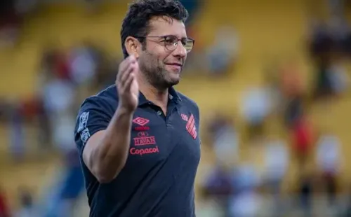 Foto:Diogo Reis/AGIF | Alberto Valentim promove até três mudanças contra o Atlético-MG