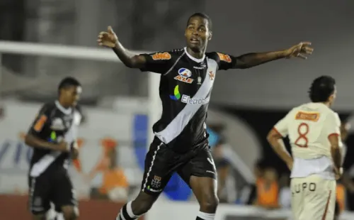 Dedé chegou a ser convocado para a Seleção Brasileira nos tempos de Vasco (Foto: ANTONIO SCORZA/Getty Images)