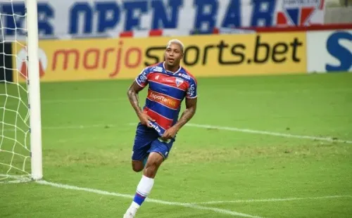 Foto:Kely Pereira/AGIF | Recuperado, David pode ser novidade em escalação do Fortaleza