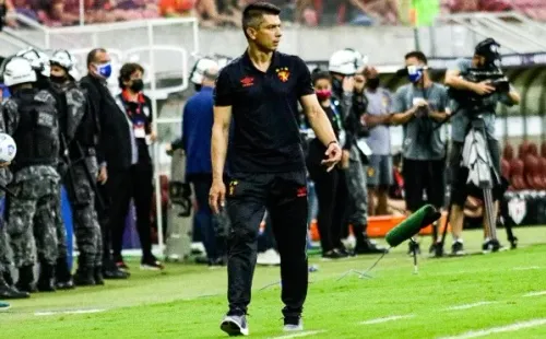 Foto: Rafael Vieira/AGIF – Florentín vai poder contar com Gustavo novamente no ataque do Leão