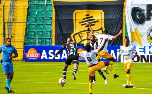 R.Pierre/AGIF/ Vinícius Kiss em campo pelo Figueirense na Série C do Brasileirão.