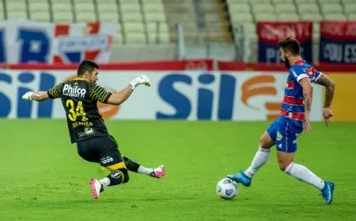 Foto: Pedro Chaves/AGIF – Matheus Vargas detonou postura e atuação do Fortaleza