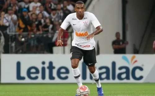 Foto: Marcello Zambrana/AGIF – Marllon defendeu o Timão entre 2018 e 2021, tendo sido emprestado para Bahia e Cruzeiro