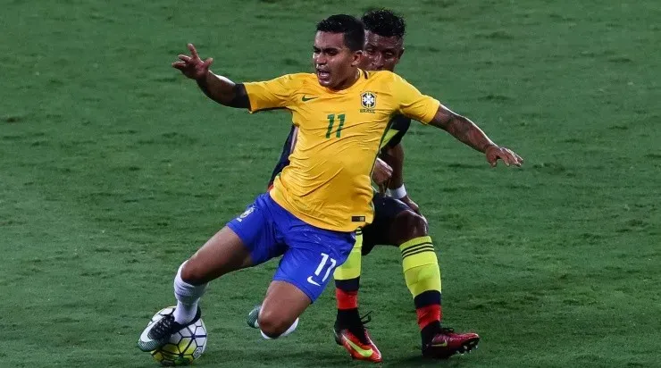 Dudu, em campo pela seleção brasileira (Foto: Getty Images)