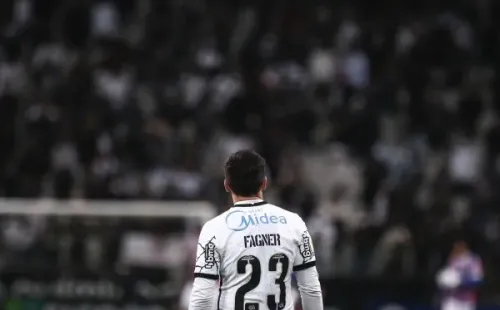 Fagner iguala número de Marcelinho Carioca pelo Corinthians (Foto: Ettore Chiereguini/AGIF)