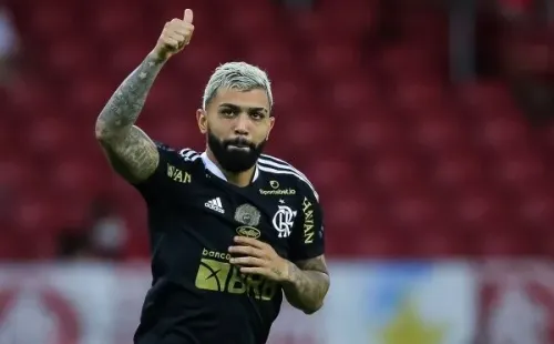 Foto: Pedro H. Tesch/AGIF/ Gabigol em campo pelo Flamengo.
