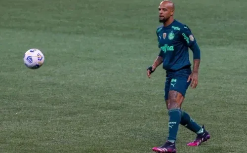 Foto: Miguel Schincariol/Getty Images/Felipe Melo em campo pelo Palmeiras.