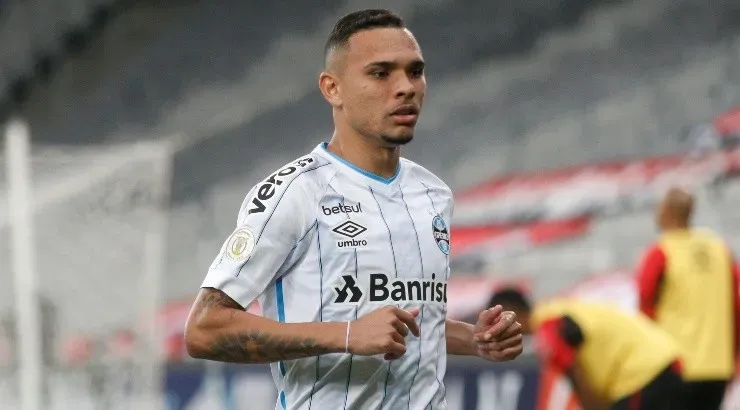 Foto: Gabriel Machado/AGIF - Luiz Fernando vai retornar ao Botafogo.