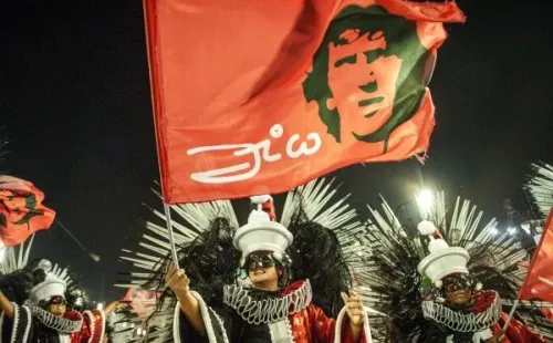 Foto: Allan Carvalho/AGIF | Zico chegou a ser homenageado pela Escola de Samba Imperatriz