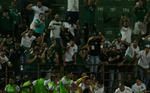 Foto: Diogo Reis/AGIF | Goiás garantiu o acesso após vencer o Guarani