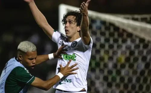 Foto: Diogo Reis/AGIF | Nicolas foi o autor do gol da classificação, mas acabou expulso após se envolver em confusão com reservas do Guarani