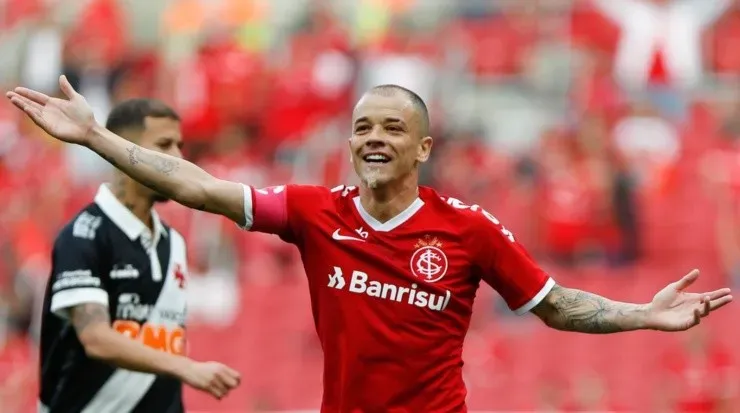 Foto: Jeferson Guareze/AGIF - Meio-campista quer retornar ao Colorado.