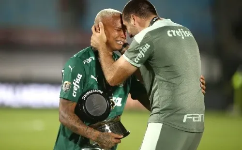 Foto: (Ernesto Ryan/Getty Images) - Deyverson foi eleito o melhor em campo na final da Copa Libertadores