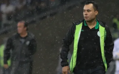 Foto: Fernando Moreno/AGIF/ Jair Ventura comandando o Juventude.