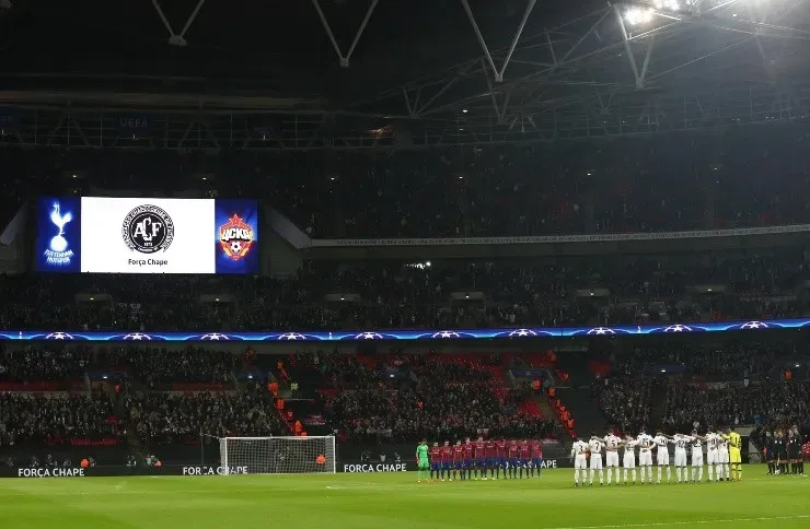 Julian Finney/Getty Images - Homenagem à Chape na Inglaterra.
