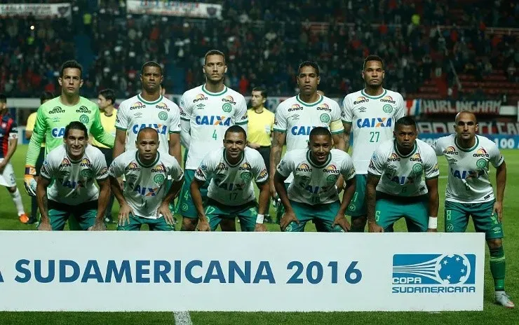 Foto: Gabriel Rossi/LatinContent via Getty Images - Foto do time da Chapecoense que enfrentou e venceu o San Lorenzo na semifinal da Copa Sulamericana, no dia 2 de novembro de 2016, em Buenos Aires, Argentina