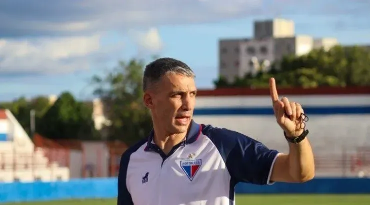 Osvaldo mandou indireta para Vojvoda no Instagram em brincadeira com Tirulipa. Foto: Felipe Oliveira