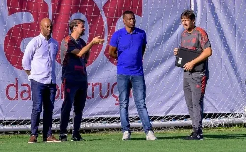 Maurício Souza, Juan e outros membros reunidos