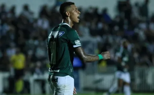 Foto:João Vitor Rezende Borba/AGIF – Alef Manga está emprestado pelo Volta Redonda ao Goiás