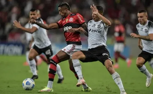 Foto: Thiago Ribeiro/AGIF – Ceará foi derrotado por 2 a 1 pelo Flamengo