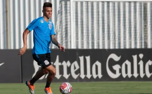 Foto: Marcello Zambrana/AGIF – Richard não está nos planos de Sylvinho e treina em separado no Corinthians
