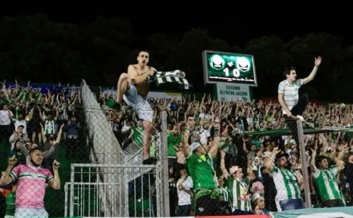 Foto: Luiz Erbes/AGIF/ Torcida do Juventude compareceu em peso para o duelo contra o RB Bragantino.