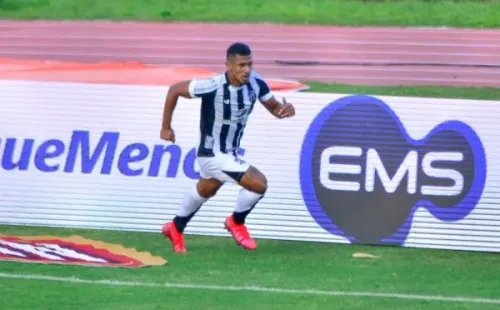 Foto:Jhony Pinho/AGIF | Fernando Sobral é alvo do Flamengo