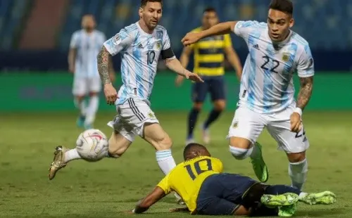 Foto: Heber Gomes/AGIF – Messi e Lautaro formam o ataque da Seleção Argentina