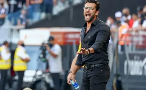 Foto:Marcello Zambrana/AGIF | Alberto Valentim encerra a prepração do Athletico-PR para encarar o Cuiabá