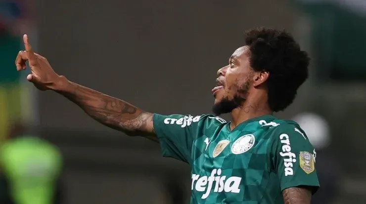 Luiz Adriano é o sonho de Alessandro Barcellos para o ataque do Internacional em 2022