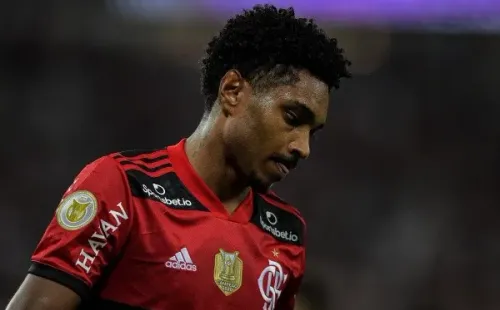 Foto: Thiago Ribeiro/AGIF -Vitinho jogador do Flamengo durante partida contra o Corinthians