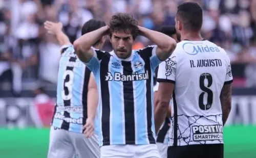 Foto: (Ettore Chiereguini/AGIF) - O Grêmio depende de várias combinações de resultados para não cair para a Série B pela terceira vez em sua história