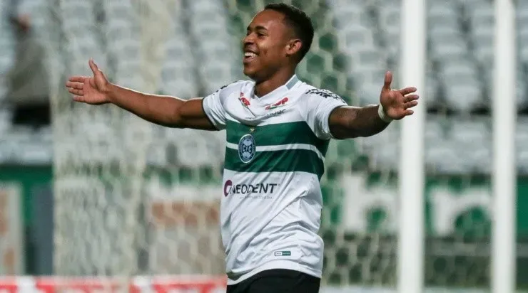 Foto: Robson Mafra/AGIF - Igor Paixão: se destacou na temporada 2021