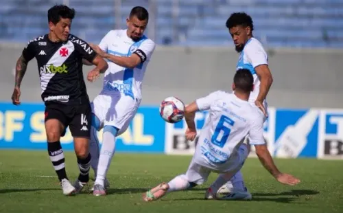 Germán Cano em sua última partida pelo Vasco (Foto: Marcos Zanutto/AGIF)