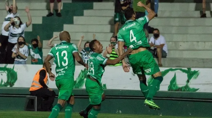 Foto: Robson Mafra/AGIF - O zagueiro também se destacou com bons números no setor ofensivo