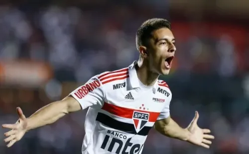 Foto: Marcello Zambrana/AGIF | Shaylon tinha contrato com o São Paulo até janeiro de 2022, mas sua saída foi antecipada