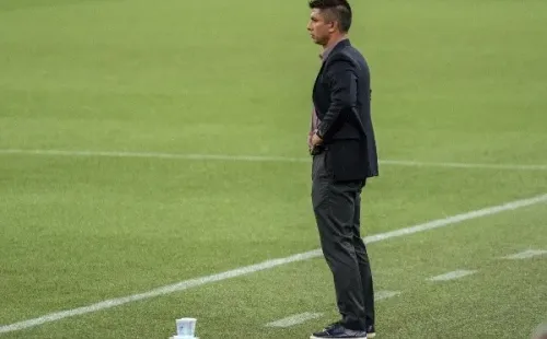 Foto: Robson Mafra/AGIF – Florentín comentou sobre a possibilidade de Hernanes seguir no Sport