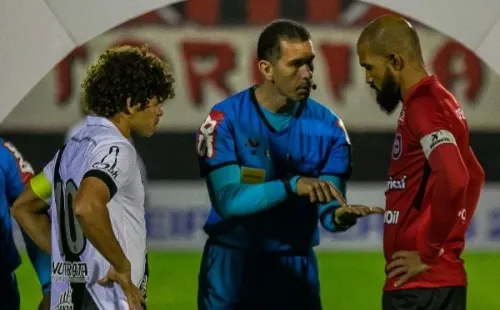 Foto: Volmer Perez/AGIF – Zagueiro é formado pelo Grêmio e passou por diversas equipes do futebol nacional