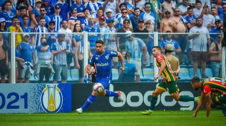 Foto: R.Pierre/AGIF - O lateral ajudou o Avaí a retornar para a Série A do Brasileirão