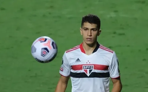 Foto: Marcello Zambrana/AGIF – Vitor Bueno interessa ao Grêmio e mais dois times