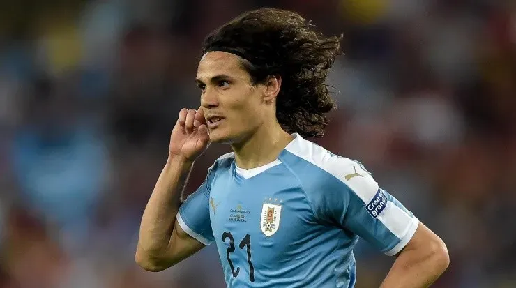 Foto: Thiago Ribeiro/AGIF - Cavani deve atuar na Espanha em 2022.