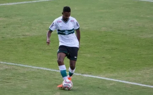 Foto: Robson Mafra/AGIF – Wellington Carvalho em ação pelo Coritiba