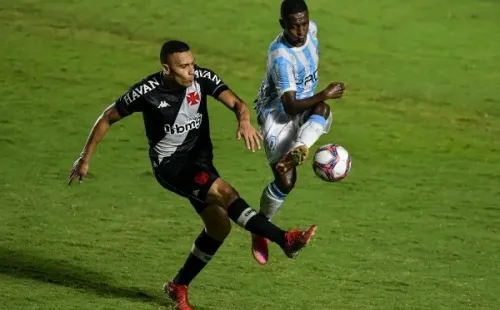 Thiago Ribeiro/AGIF – O volante de 21 anos pode ser o primeiro reforço do Coxa para 2022