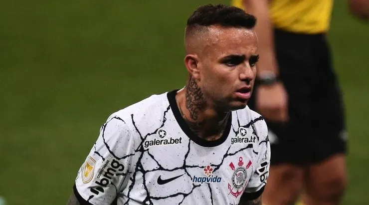 Foto: Ettore Chiereguini/AGIF - Luan vem amargando o banco de reservas.