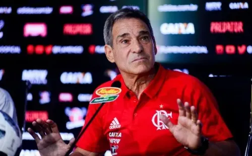 Foto: Erbs Jr./AGIF | Carpegiani foi o treinador que comandou o Flamengo na conquista do Mundial de 1981