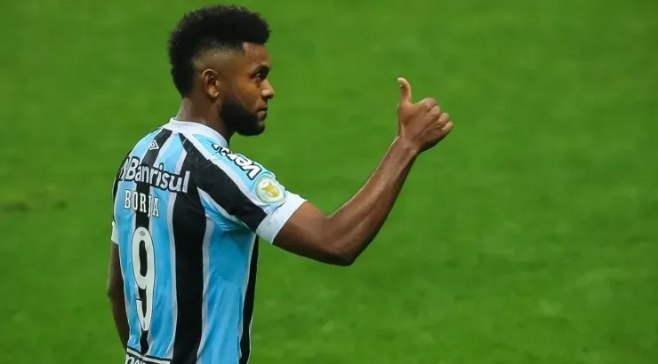 Foto: Pedro H. Tesch/AGIF - Borja está emprestado ao Grêmio, mas pode ser vendido pelo Palmeiras.