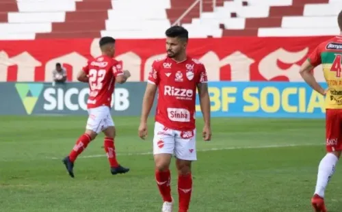 Alesson está encaminhado para virar reforço do Cuiabá (Foto: AssCom Dourado)